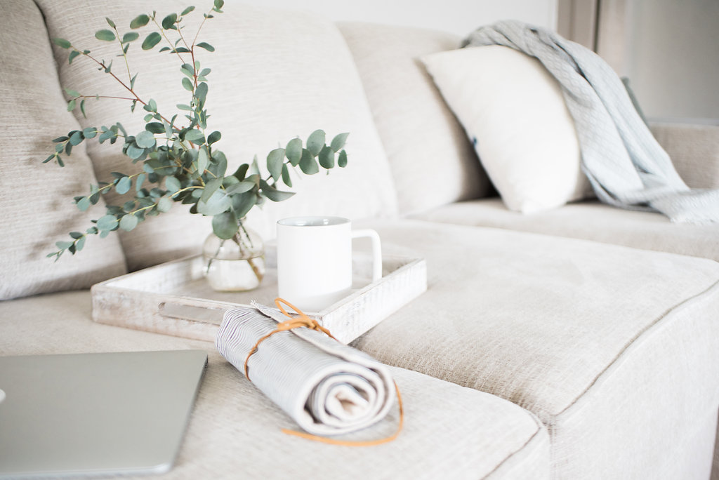 How to Maintain a Beautiful Clean Home Using Essential Oils